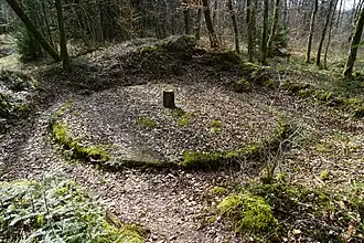 The Tonnet well slab.