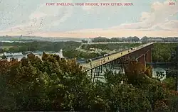 The first bridge, 1880–c.&nbsp;1909