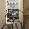 Steps down to Kings Road
