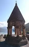در لبه دژ