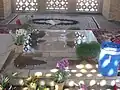 سنگ‌قبرهای محمد حسین قودجانی اشنی و پسرش نورالدین اشنی