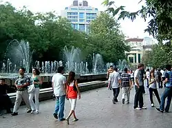 عکس گرفته شده از میدان فانتین در سال ۲۰۰۸، قبل از بازسازی