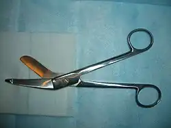 قیچی بانداژ