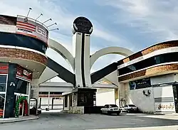 یک مجتمع تجاری در کازرون