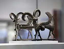 لگام با نقش بز بالدار
