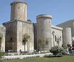 قلعه فوندی
