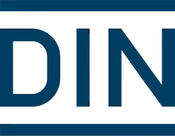 Uحروف انگلیسی "d"و "i"و "n" با خطوط سیاه در بالا و پایین