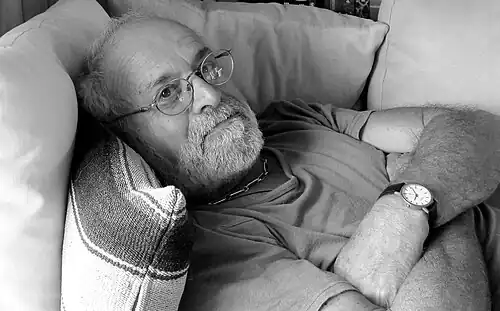 دیوید اپستون در کشور نیوزلند مشغول بکار است و با این وجود همکاری نزدیکی با مرکز دولویچ دارد و همچنین کارگاه‌ها و جلسات زیادی در دیگر مراکز و دانشگاه‌های دنیا که در زمینه روش‌های کاری روایی فعال هستند برگزار می‌کند.