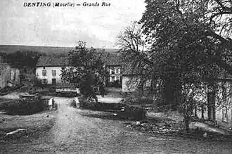 La Grande-Rue du village au début du XXe siècle