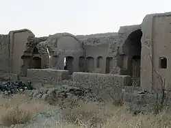 حیاط خانهٔ علی شریعتی