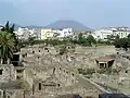 نمایی از هرکولانیوم باستان، ارکولانوی امروزی و کوه وزوو
