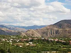 منظره روستای گارنی از زیارتگاه سارگیس مقدس