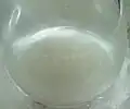 واکنشگر گرینیارد آماده شده در مرحله قبل تا دمای صفر در جه سانتی گراد سرد شده‌است تا آماده افزودن ترکیبات کربونیل دار شود.هنگامی که محلول شروع به رسوب کردن کند، محلول کدر می‌شود.