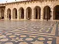 حیاط مرکزی