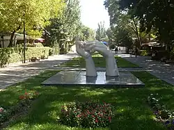دست‌های دوستی از کارارا تا ایروان