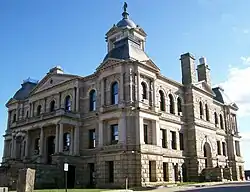 دادگاه شهرستان هریسون در کادیز, بنا شده در ۱۸۹۴, در فهرست National Register of Historic Places ثبت شده است