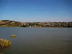 در ساحل دریاچه Tsovinar