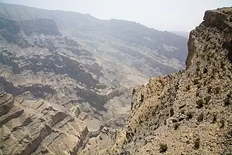 جبل شمس که دارای بالاترین قله در عمان است