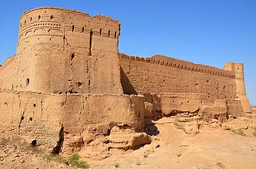 نمایی از قلعه خویدک