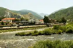 Vacha River از میان کریچیم میگذرد
