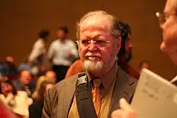Larry Niven at دانشگاه استنفورد in May 2006