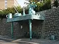 «جشن غول‌ها»، یک ایستگاه اتوبوس در لیبرتس