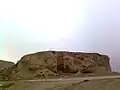 نمایی از تپه‌ی تاریخی مسجدین از ضلع شمالی