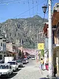 خیابانی در شهری در مکزیک