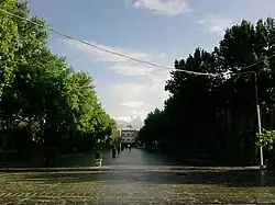 نمایی از پیاده‌راه میانی میدان مشق (خیابان ملل متحد)