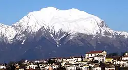 Mel and surrounding mountains
