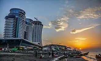 ساحل و ساختمان قو الماس خاورمیانه