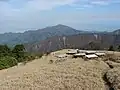 کوه اویاما (大山). برای بهتر دیدن عکس بر روی آن کلیک کنید.