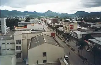 Aerial view of Central Mutare (اکتبر ۲۰۰۱)