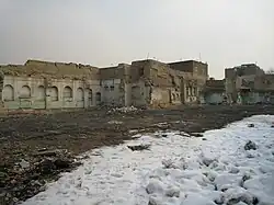 بقایایی ویران شدهٔ خانه اعیانی قدیمی