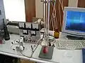 شکل ۱۲:همه تجهیزاتی که برای آماده سازی و کالیبره نمودن ازن سوند به کار می‌روند.