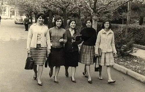 دختران دانشجو در دوره پهلوی