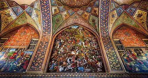 نقاشی جنگ چالدران در چهل‌ستون حکایت جنگ شاه اسماعیل اول با عثمانیان به رهبری سلطان سلیم اول در دشت چالدران است.