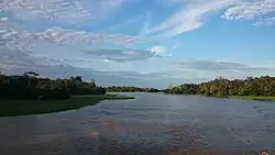 دهانه رودخانه آناما که نام شهر از آن گرفته شده است.