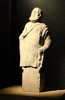 مجسمهٔ یک پیرمرد. آی خانم،  قرن دوم پیش از میلاد