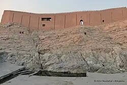 بخش مرمت‌شدهٔ دیوار مشرف به چشمه‌علی