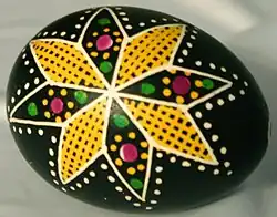 پیسانکای اوکراینی با نقش روژا (ستاره هشت پر)