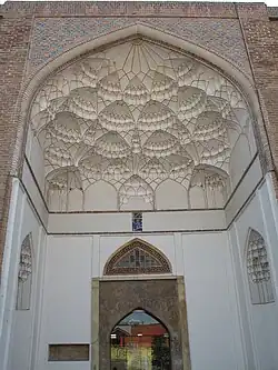 سردر اصلی مسجد صاحب‌الامر