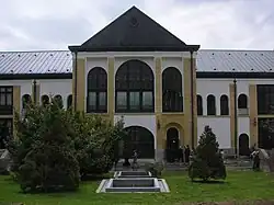 نمایی از کاخ صاحبقرانیه