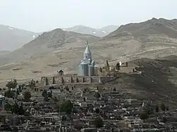 کلیسای فلز در گورستان اسپیتاک