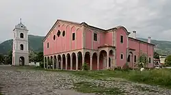 کلیسای سنت نیکلاس و برج ناقوس آن