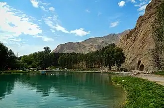نمایی از طاق‌بستان