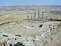 بقایای معبد ساترن مشرف به دره