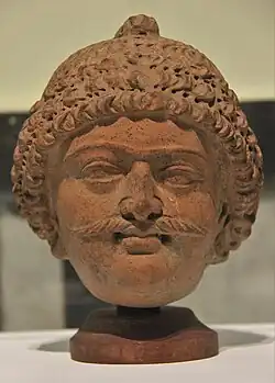 سردیس منعلق به سده ۶ مبلادی در اخنور، هند