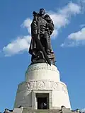 یادمان جنگی شوروی در پارک ترپتوار برلین