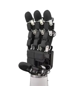 حسگر یواسکین (uSkin) طراحی توسط زیلا روبوتیکز (XELA Robotics)، یک حسگر لمسی سه محوره با چگالی بالا در بسته‌بندی نازک، نرم و بادوام، با حداقل سیم‌کشی